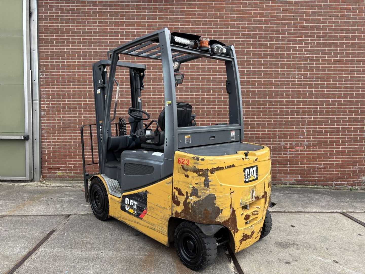 Used Forklift Caterpillar 2EP5000 4 riteņu dakšu iekrāvējs (Image 3)
