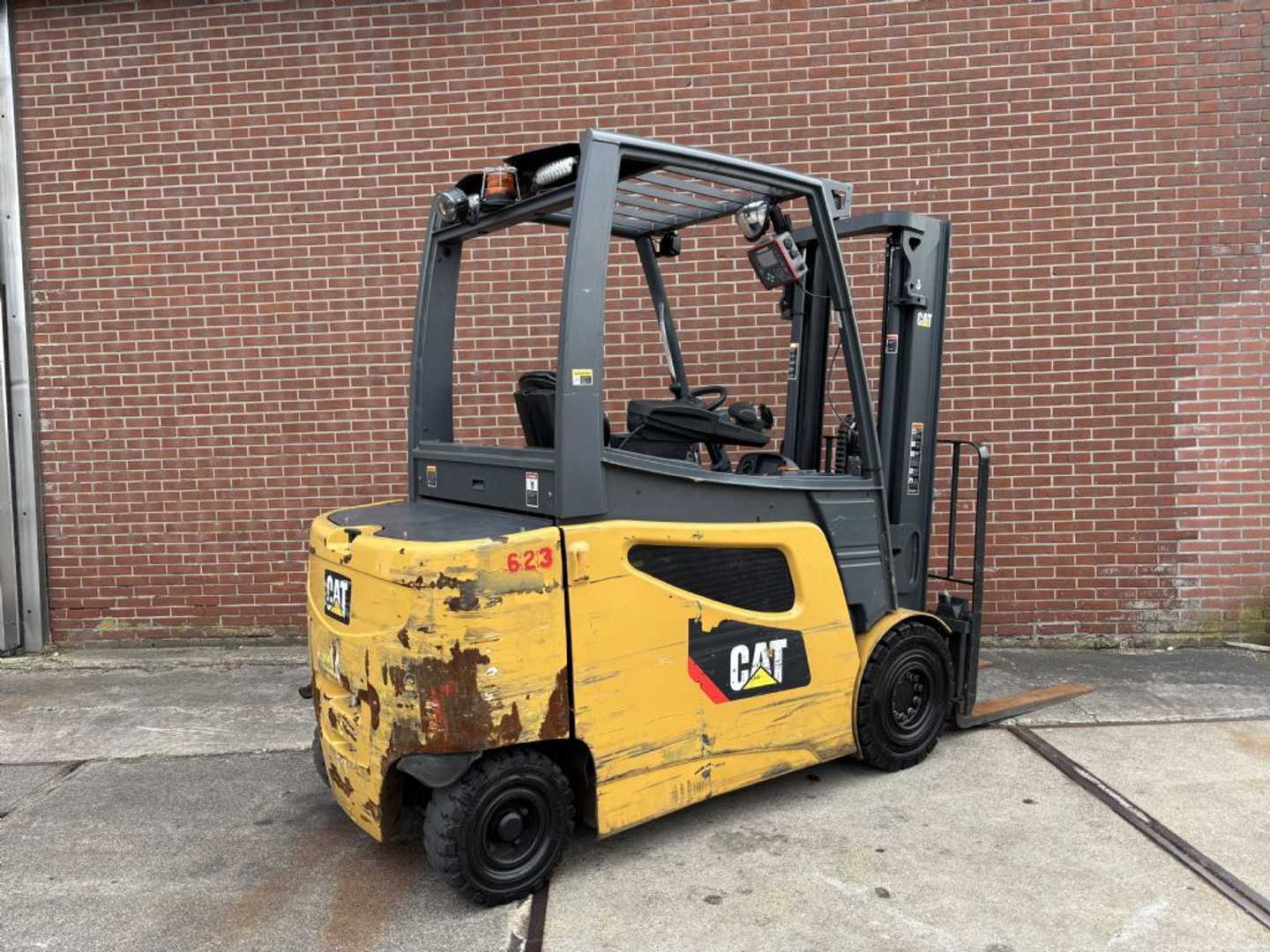 Used Forklift Caterpillar 2EP5000 4 riteņu dakšu iekrāvējs (Image 4)