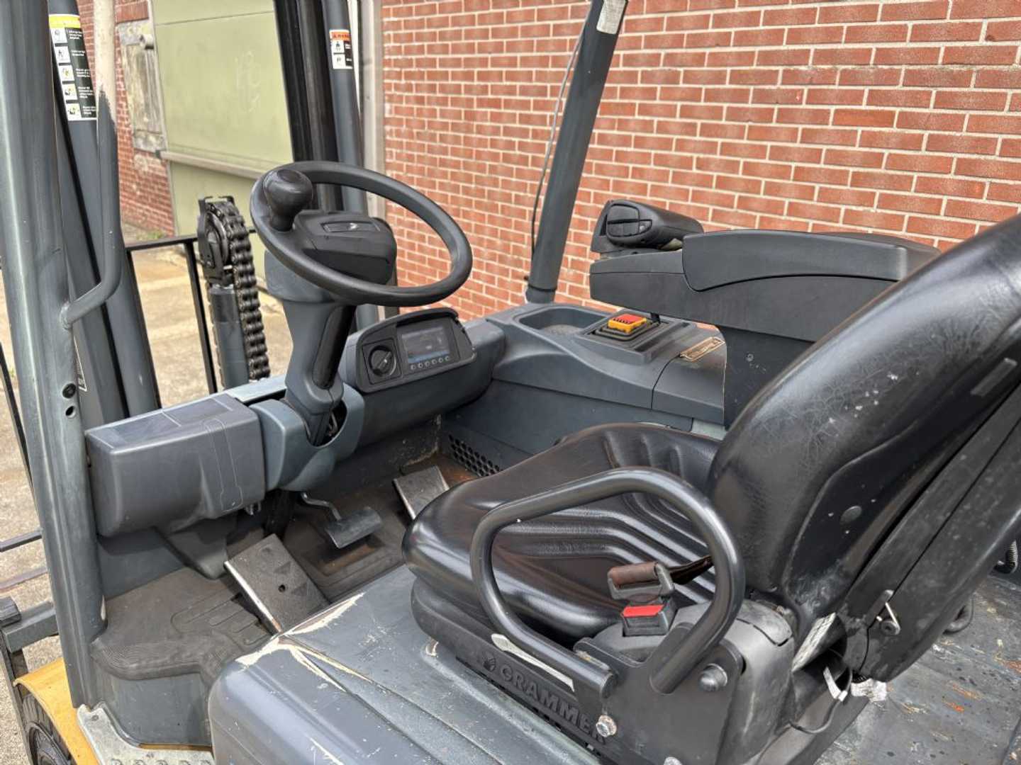 Used Forklift Caterpillar 2EP5000 4 riteņu dakšu iekrāvējs (Image 8)