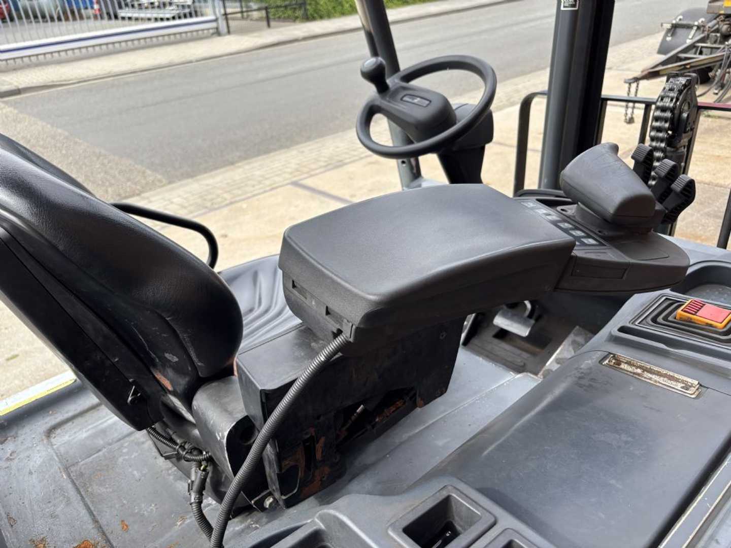 Used Forklift Caterpillar 2EP5000 4 riteņu dakšu iekrāvējs (Image 9)