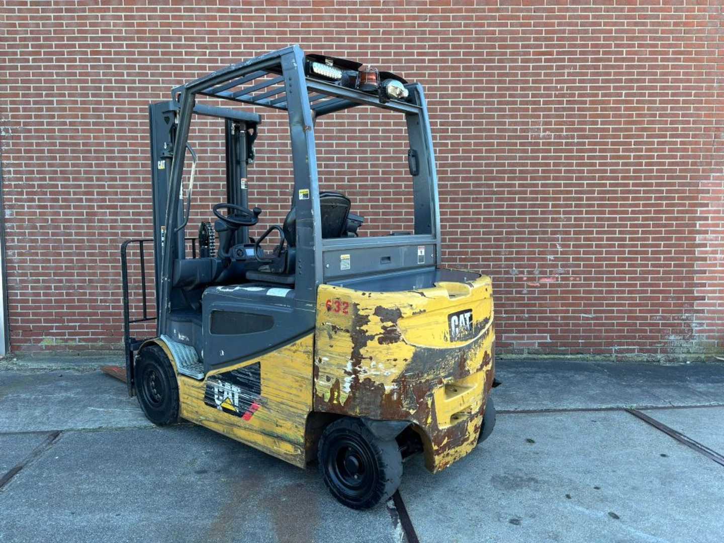 Used Forklift Caterpillar 2EP5000 4 riteņu dakšu iekrāvējs (Image 4)