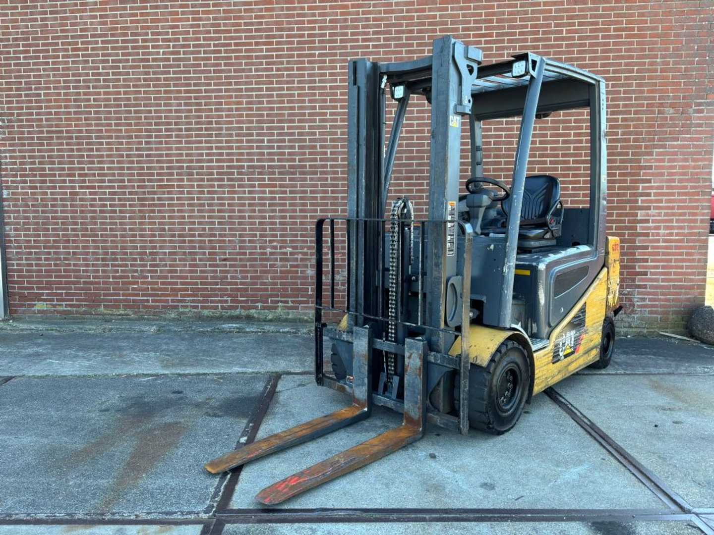 Used Forklift Caterpillar 2EP5000 4 riteņu dakšu iekrāvējs (Image 5)
