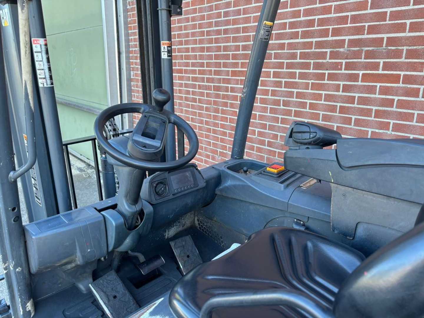 Used Forklift Caterpillar 2EP5000 4 riteņu dakšu iekrāvējs (Image 7)