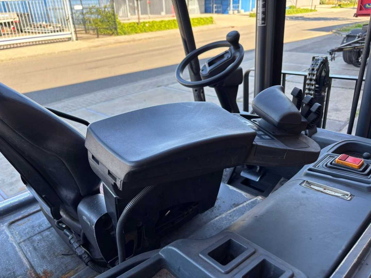Used Forklift Caterpillar 2EP5000 4 riteņu dakšu iekrāvējs (Image 9)