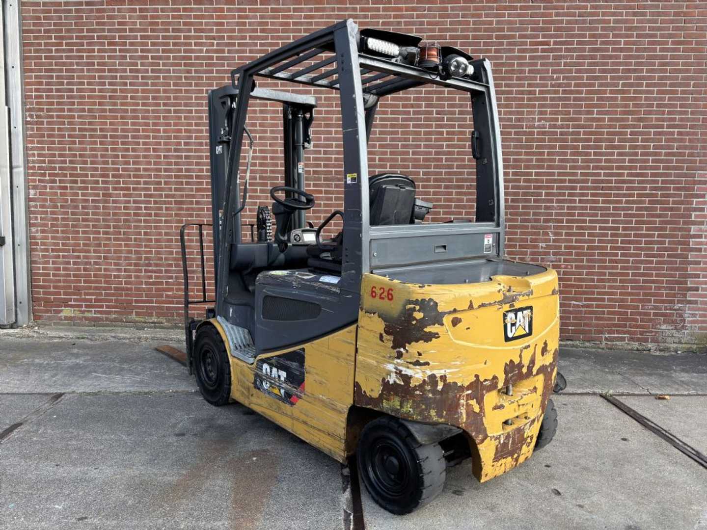 Used Forklift Caterpillar 2EPC5000 4 riteņu dakšu iekrāvējs (Image 3)