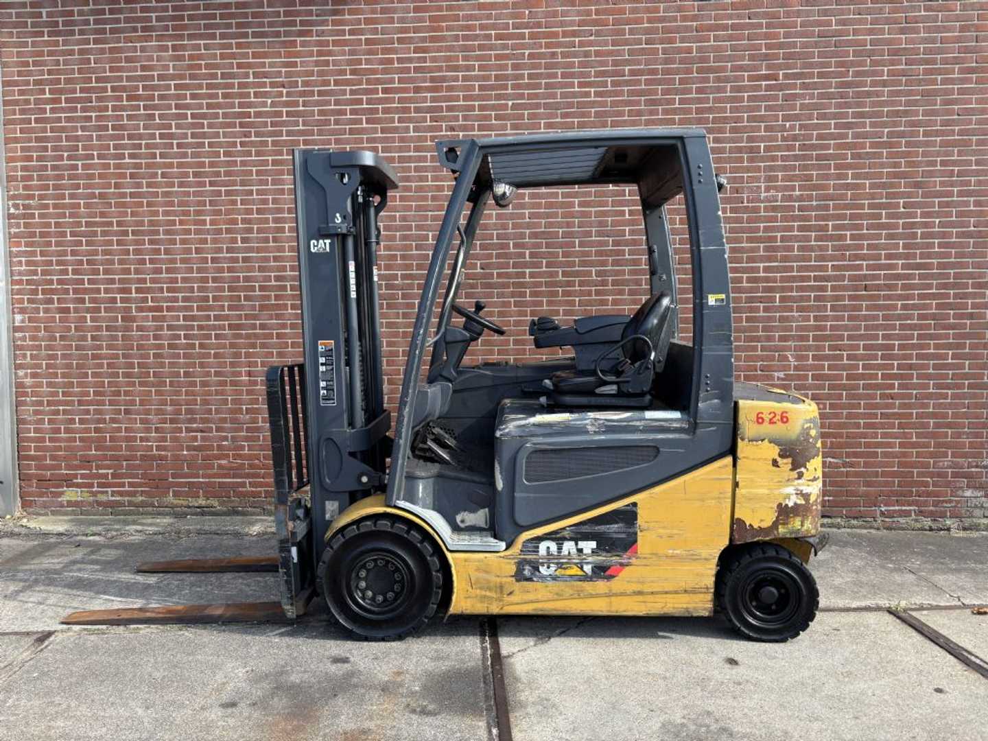 Used Forklift Caterpillar 2EPC5000 4 riteņu dakšu iekrāvējs (Image 6)