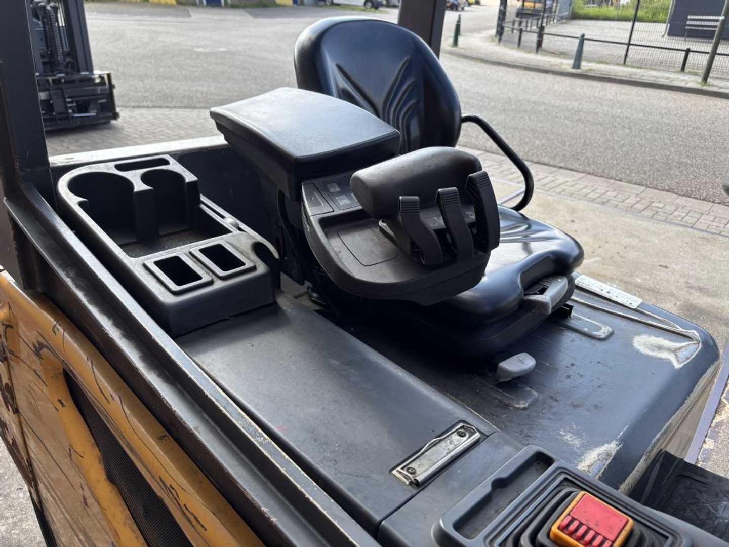 Used Forklift Caterpillar 2EPC5000 4 riteņu dakšu iekrāvējs (Image 10)