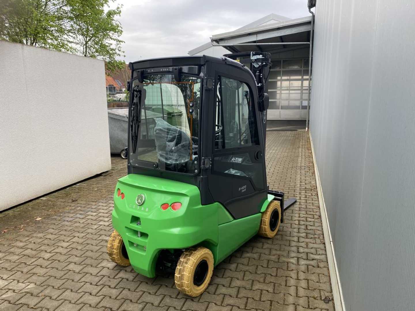 Used Forklift Cesab B420-II 4 riteņu dakšu iekrāvējs (Image 2)