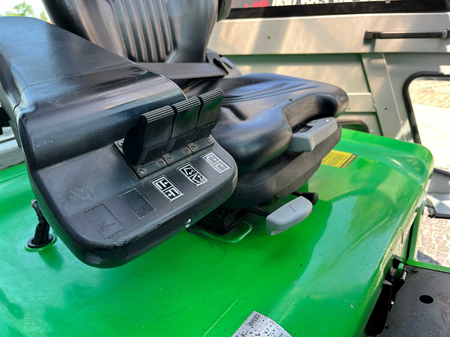 Used Forklift Cesab B625 4 riteņu dakšu iekrāvējs (Image 9) Used Forklift Cesab B625 4 riteņu dakšu iekrāvējs (Image 9)
