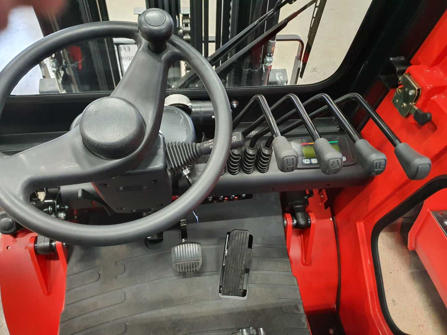 Used Forklift EP EFL252 4 riteņu dakšu iekrāvējs (Image 5)