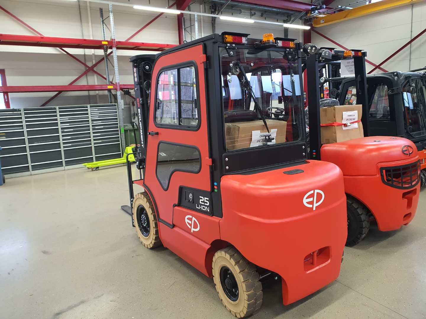 Used Forklift EP EFL252 4 riteņu dakšu iekrāvējs (Image 6)