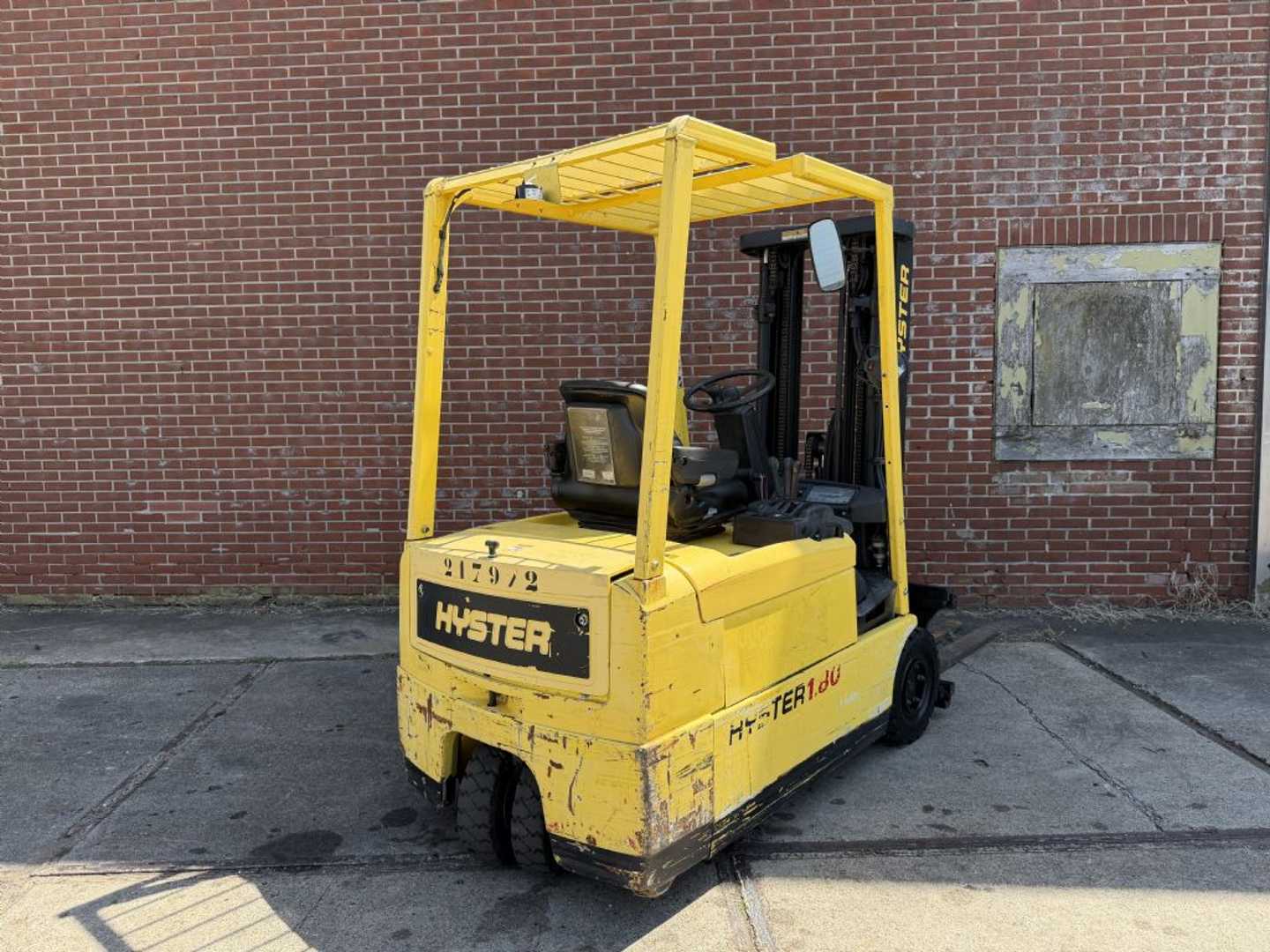 Used Forklift Hyster J1.80XMT 4 riteņu dakšu iekrāvējs (Image 8) Used Forklift Hyster J1.80XMT 4 riteņu dakšu iekrāvējs (Image 8)