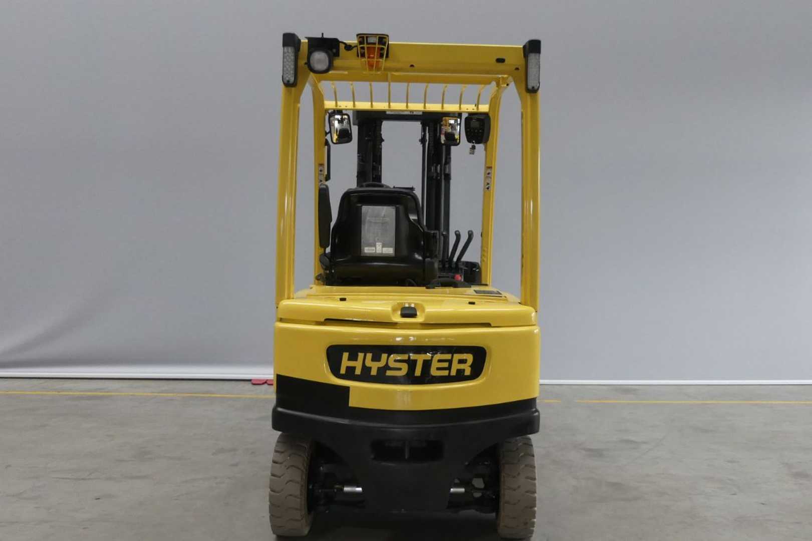 Used Forklift Hyster J2.5XN 4 riteņu dakšu iekrāvējs (Image 4) Used Forklift Hyster J2.5XN 4 riteņu dakšu iekrāvējs (Image 4)