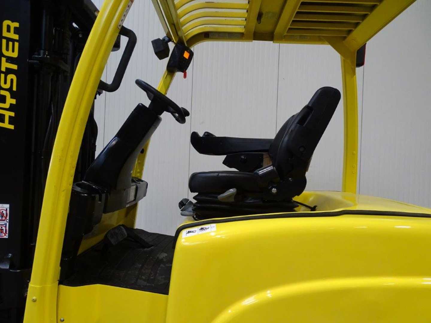 Used Forklift Hyster J2.5XN - TRIPLEX 4 riteņu dakšu iekrāvējs (Image 7) Used Forklift Hyster J2.5XN - TRIPLEX 4 riteņu dakšu iekrāvējs (Image 7)
