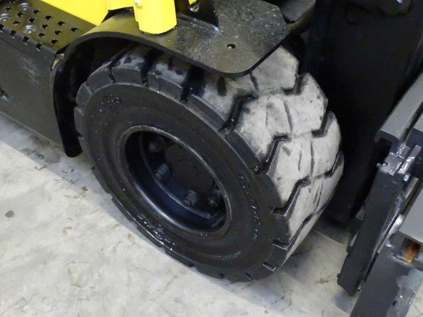 Used Forklift Hyster J2.5XN - TRIPLEX 4 riteņu dakšu iekrāvējs (Image 9) Used Forklift Hyster J2.5XN - TRIPLEX 4 riteņu dakšu iekrāvējs (Image 9)