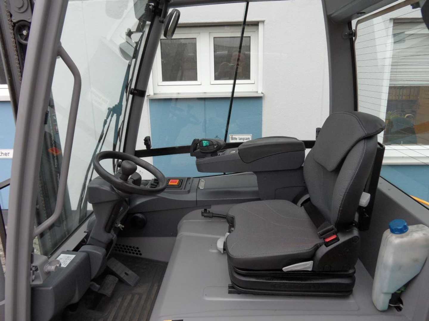 Used Forklift Jungheinrich EFG 425s - Batterie NEU - Kabine mit Heizung 4 riteņu dakšu iekrāvējs (Image 6) Used Forklift Jungheinrich EFG 425s - Batterie NEU - Kabine mit Heizung 4 riteņu dakšu iekrāvējs (Image 6)