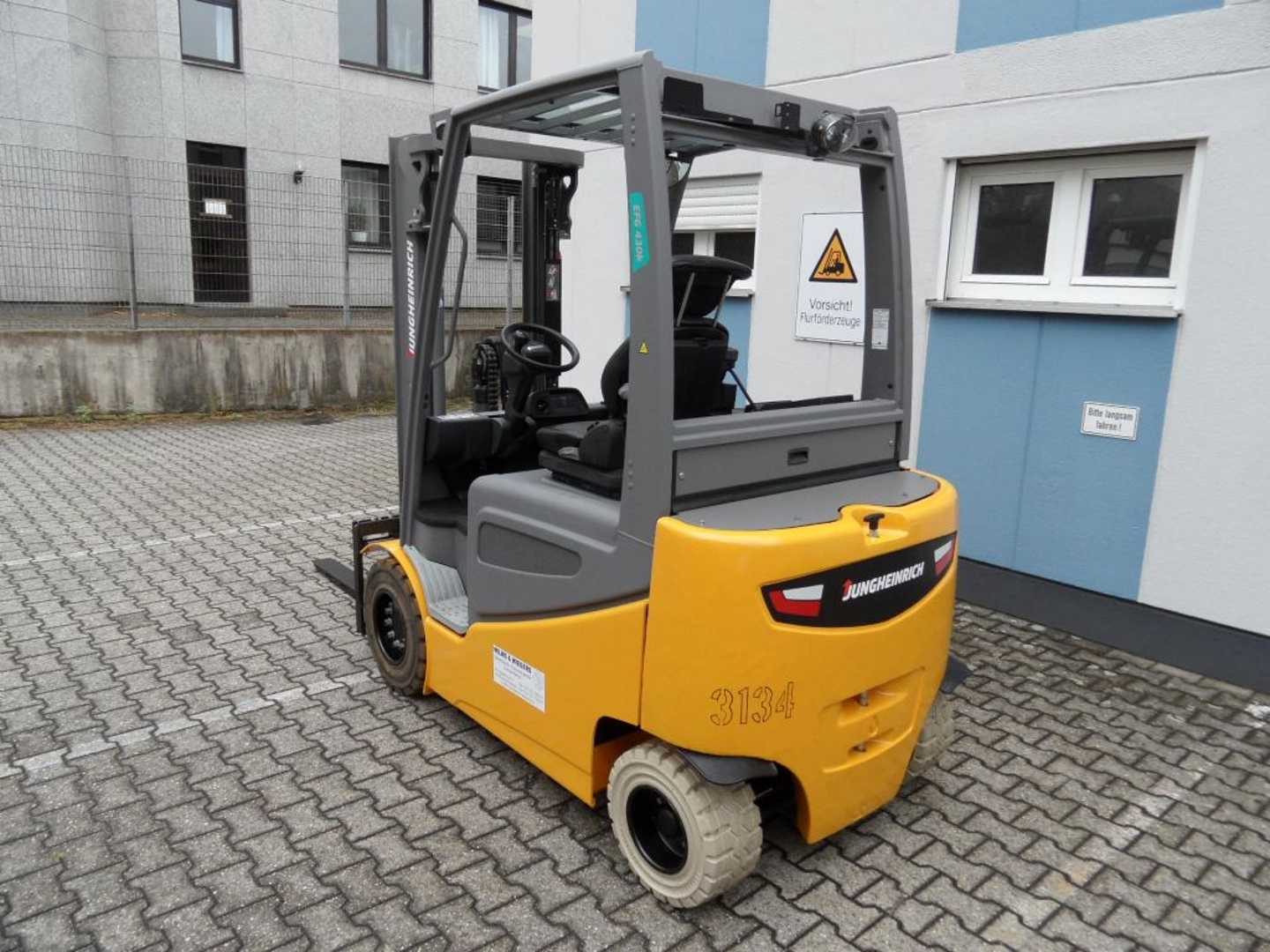 Used Forklift Jungheinrich EFG 430k - weiße Reifen - Freihub 4 riteņu dakšu iekrāvējs (Image 3) Used Forklift Jungheinrich EFG 430k - weiße Reifen - Freihub 4 riteņu dakšu iekrāvējs (Image 3)
