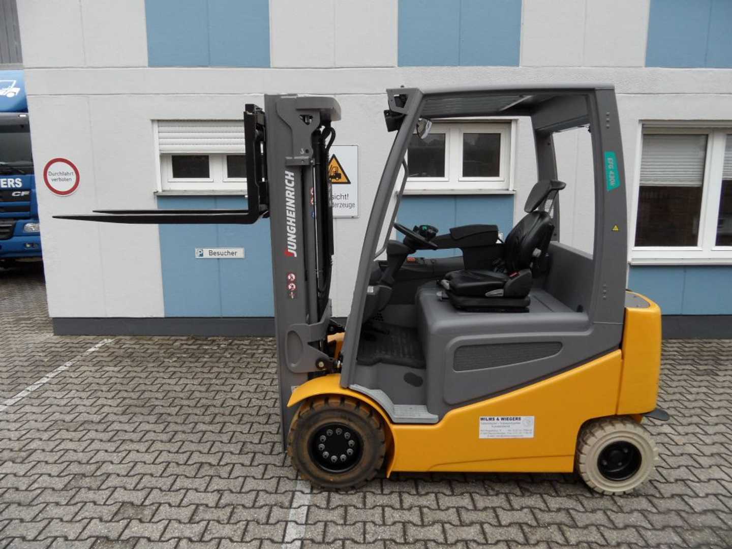 Used Forklift Jungheinrich EFG 430k - weiße Reifen - Freihub 4 riteņu dakšu iekrāvējs (Image 4) Used Forklift Jungheinrich EFG 430k - weiße Reifen - Freihub 4 riteņu dakšu iekrāvējs (Image 4)