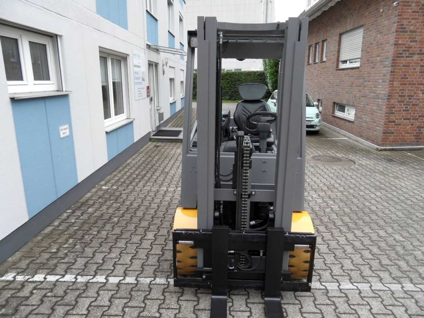 Used Forklift Jungheinrich EFG 430k - weiße Reifen - Freihub 4 riteņu dakšu iekrāvējs (Image 10) Used Forklift Jungheinrich EFG 430k - weiße Reifen - Freihub 4 riteņu dakšu iekrāvējs (Image 10)