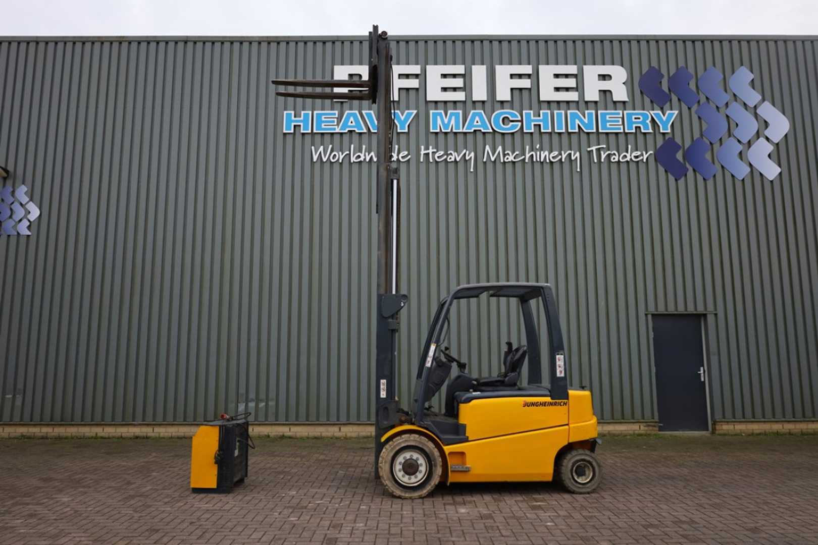 Used Forklift Jungheinrich EFG535 4 riteņu dakšu iekrāvējs (Image 4) Used Forklift Jungheinrich EFG535 4 riteņu dakšu iekrāvējs (Image 4)