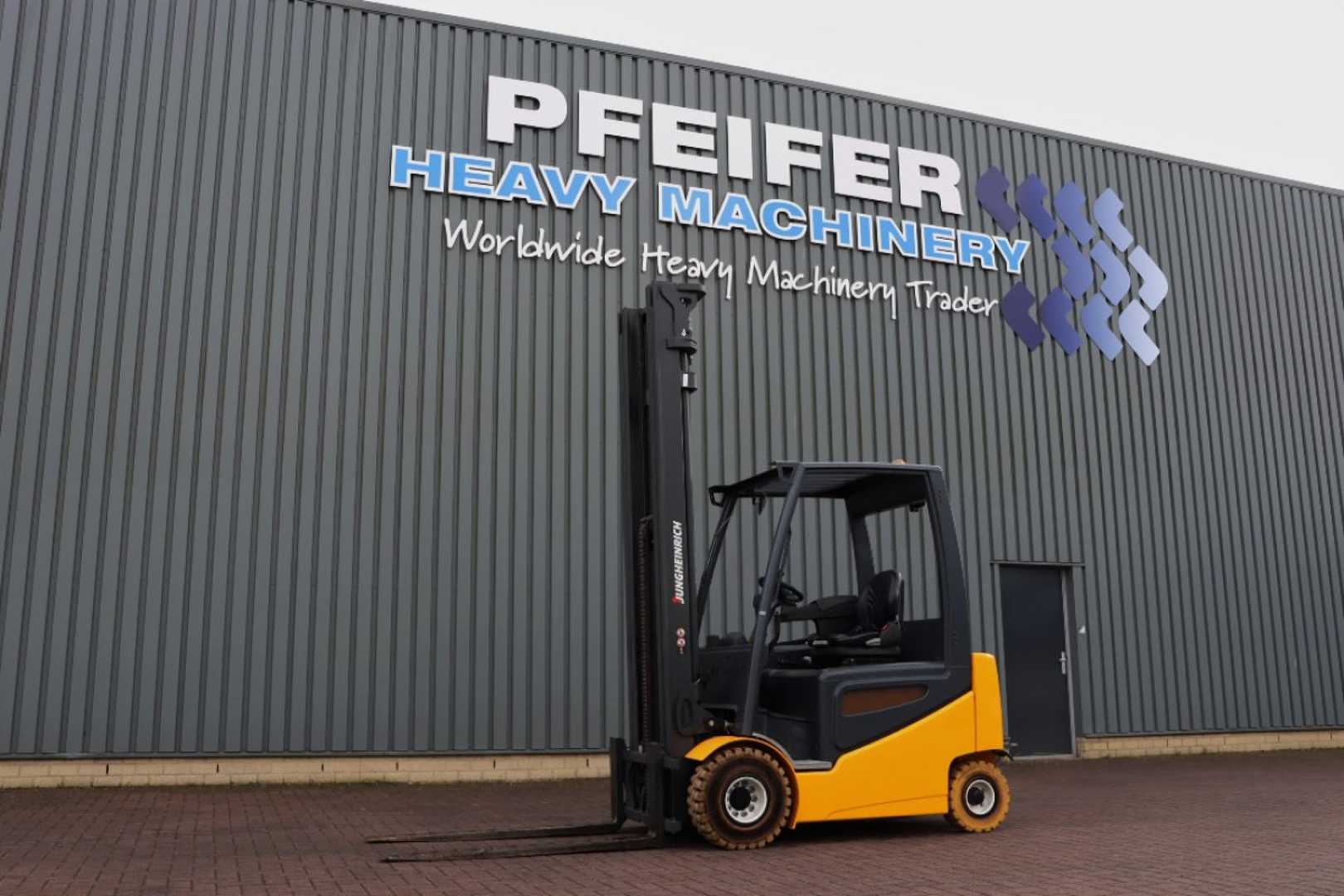 Used Forklift Jungheinrich EFG425K 4 riteņu dakšu iekrāvējs (Image 1) Used Forklift Jungheinrich EFG425K 4 riteņu dakšu iekrāvējs (Image 1)