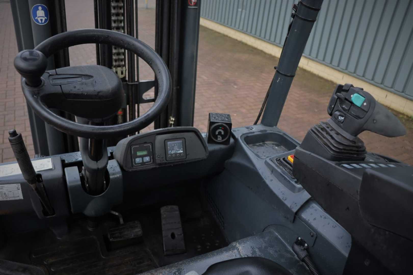Used Forklift Jungheinrich EFG425K 4 riteņu dakšu iekrāvējs (Image 5) Used Forklift Jungheinrich EFG425K 4 riteņu dakšu iekrāvējs (Image 5)