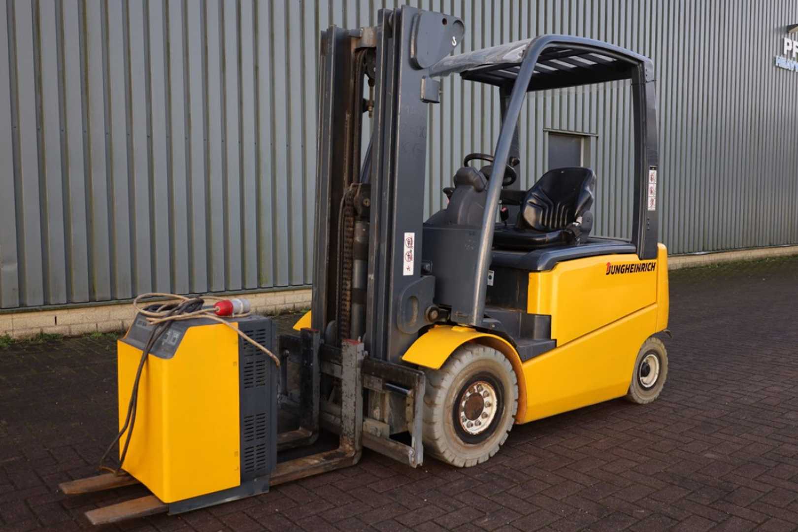 Used Forklift Jungheinrich EFG425K 4 riteņu dakšu iekrāvējs (Image 8)