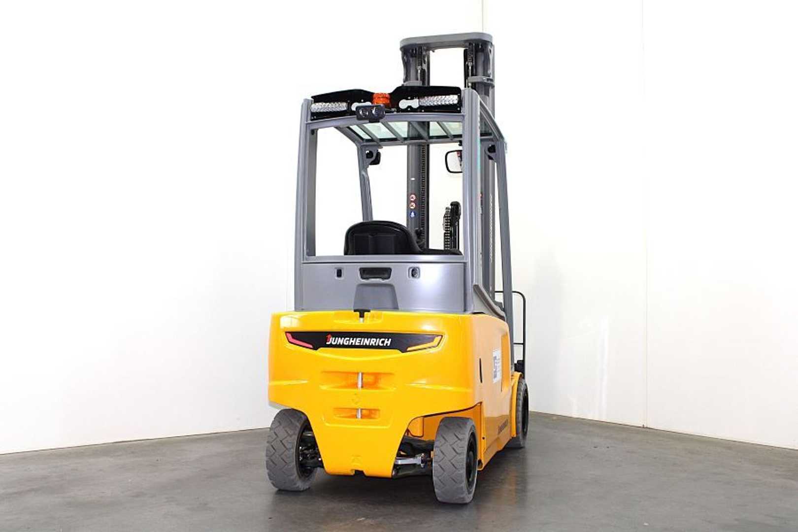 Used Forklift Jungheinrich EFG 320 - 650 DZ 4 riteņu dakšu iekrāvējs (Image 4) Used Forklift Jungheinrich EFG 320 - 650 DZ 4 riteņu dakšu iekrāvējs (Image 4)