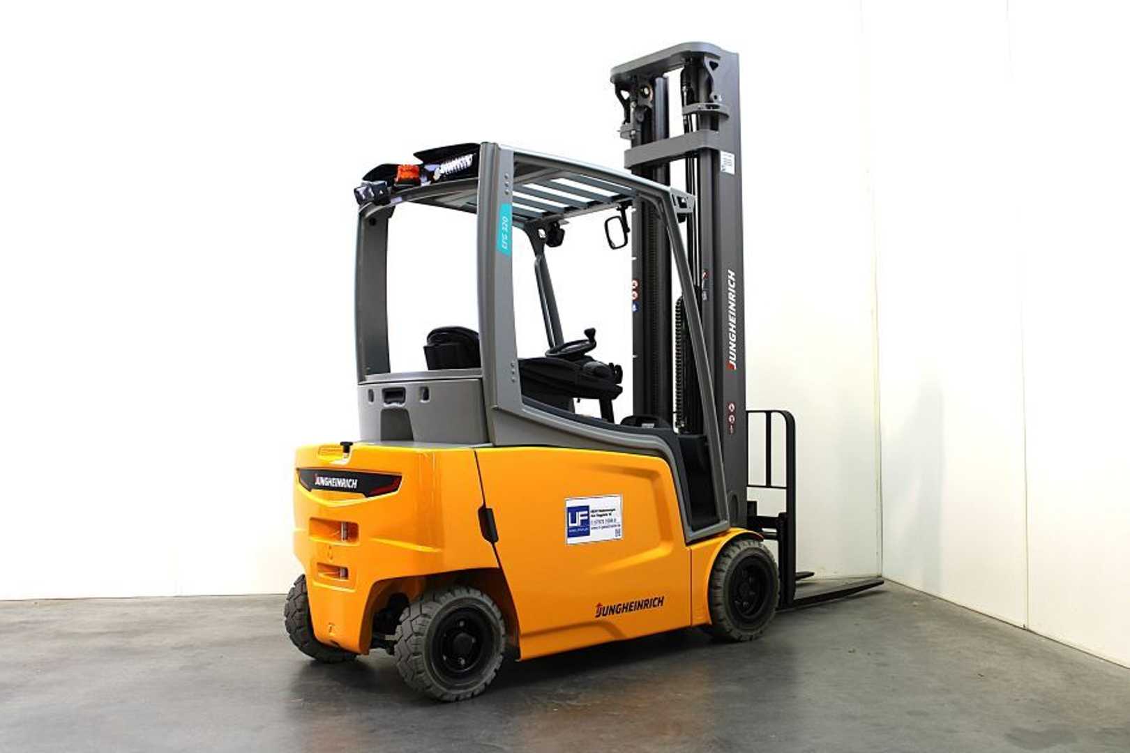 Used Forklift Jungheinrich EFG 320 - 650 DZ 4 riteņu dakšu iekrāvējs (Image 5) Used Forklift Jungheinrich EFG 320 - 650 DZ 4 riteņu dakšu iekrāvējs (Image 5)