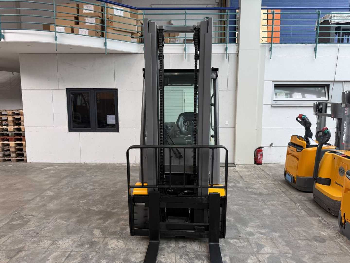 Used Forklift Jungheinrich EFG 430 / 1329 Std. / AKKU 81 % 4 riteņu dakšu iekrāvējs (Image 3) Used Forklift Jungheinrich EFG 430 / 1329 Std. / AKKU 81 % 4 riteņu dakšu iekrāvējs (Image 3)