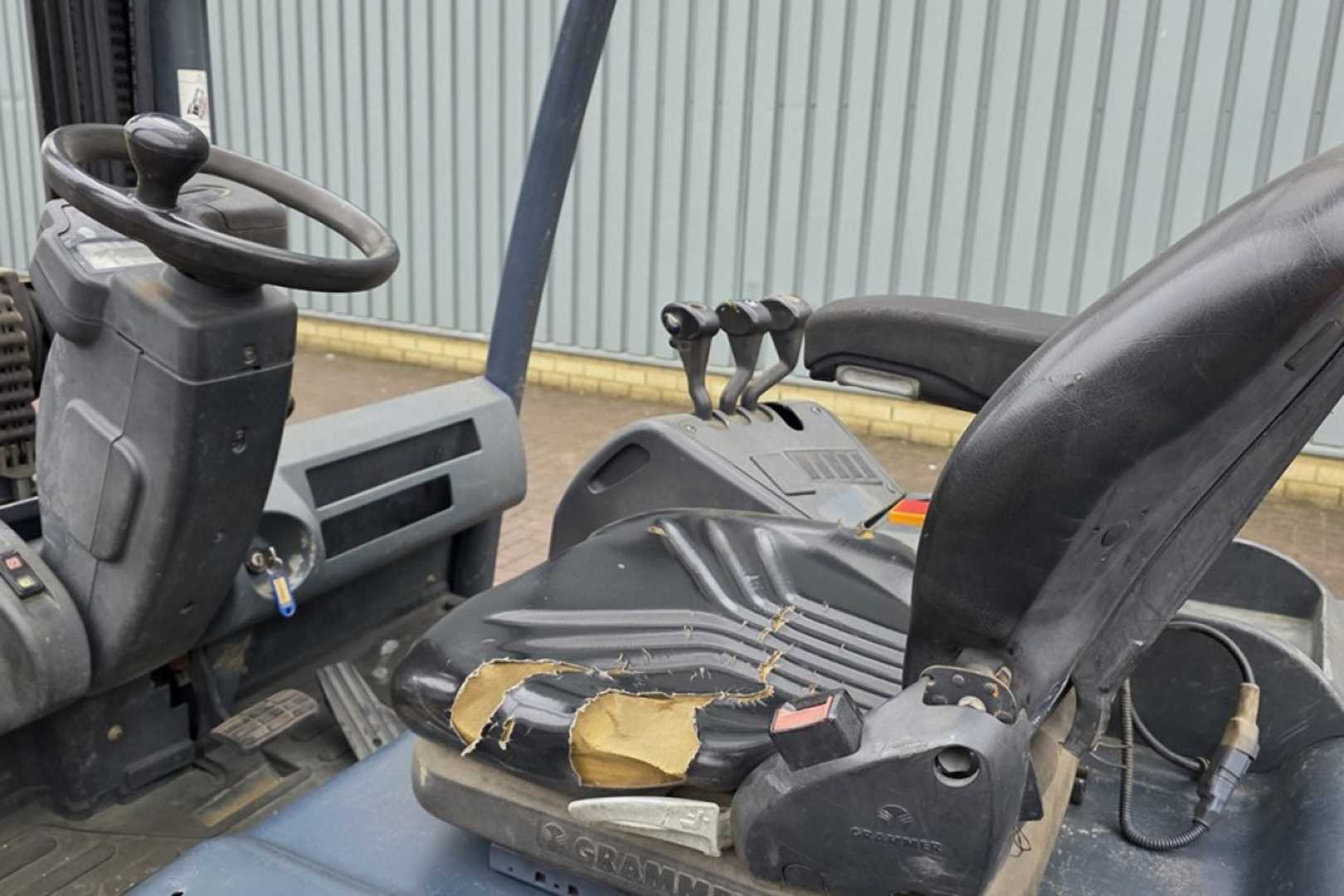 Used Forklift Jungheinrich EFG535 4 riteņu dakšu iekrāvējs (Image 6) Used Forklift Jungheinrich EFG535 4 riteņu dakšu iekrāvējs (Image 6)