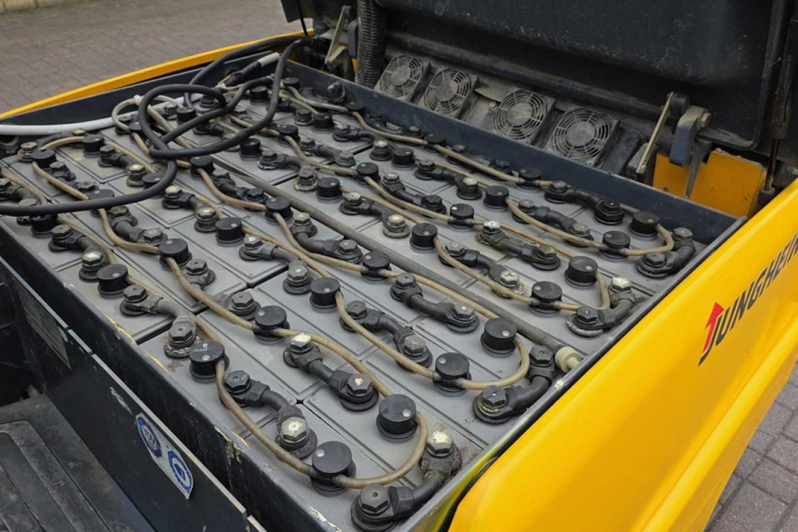 Used Forklift Jungheinrich EFG425K 4 riteņu dakšu iekrāvējs (Image 8)