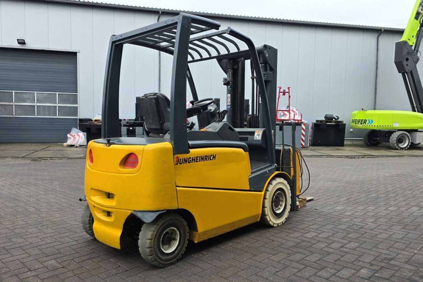Used Forklift Jungheinrich EFG425K 4 riteņu dakšu iekrāvējs (Image 9)