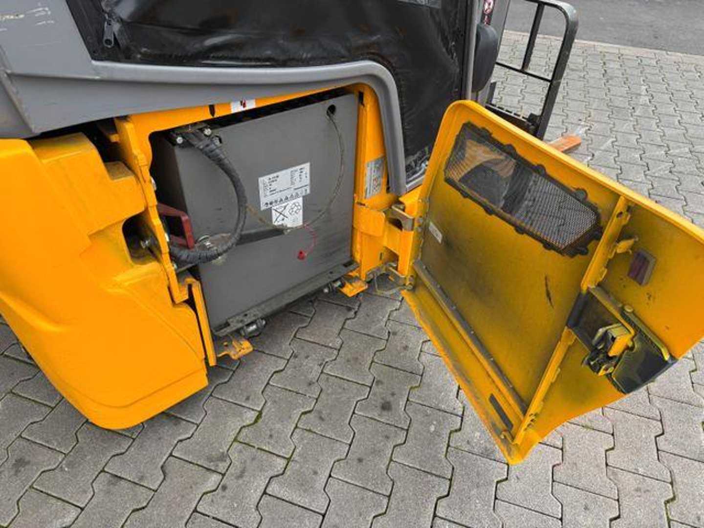 Used Forklift Jungheinrich EFG 215 / Triplex: 4.25m! / SS / nur 3.298h! 4 riteņu dakšu iekrāvējs (Image 10) Used Forklift Jungheinrich EFG 215 / Triplex: 4.25m! / SS / nur 3.298h! 4 riteņu dakšu iekrāvējs (Image 10)