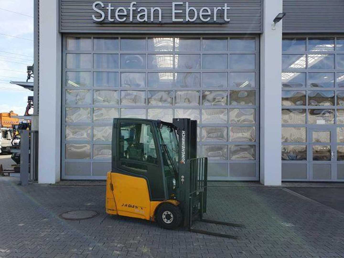 Used Forklift Jungheinrich EFG 215 / Triplex: 4.35m! / SS / nur 2.054h! 4 riteņu dakšu iekrāvējs (Image 1) Used Forklift Jungheinrich EFG 215 / Triplex: 4.35m! / SS / nur 2.054h! 4 riteņu dakšu iekrāvējs (Image 1)