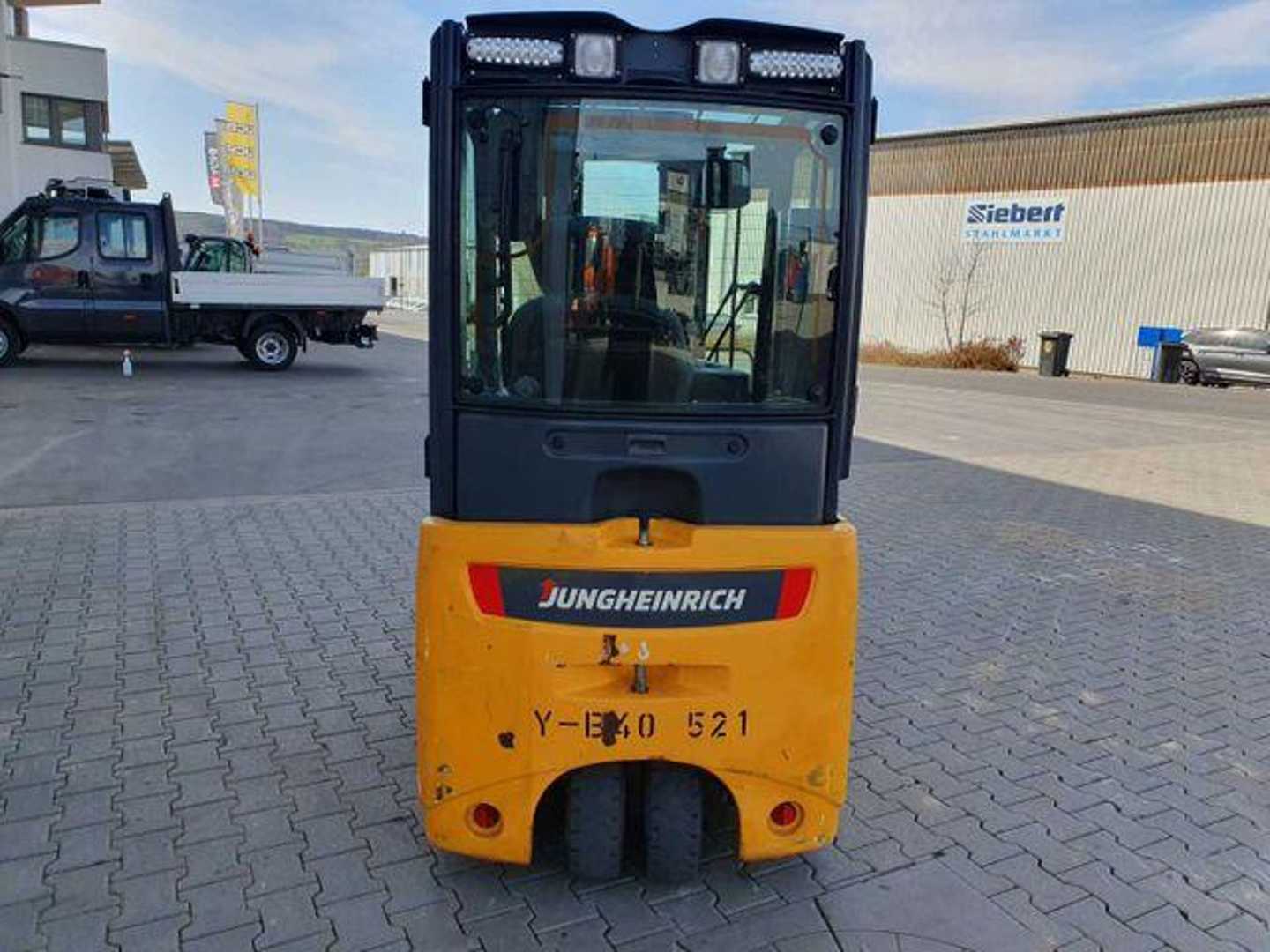 Used Forklift Jungheinrich EFG 215 / Triplex: 4.35m! / SS / nur 2.054h! 4 riteņu dakšu iekrāvējs (Image 5) Used Forklift Jungheinrich EFG 215 / Triplex: 4.35m! / SS / nur 2.054h! 4 riteņu dakšu iekrāvējs (Image 5)