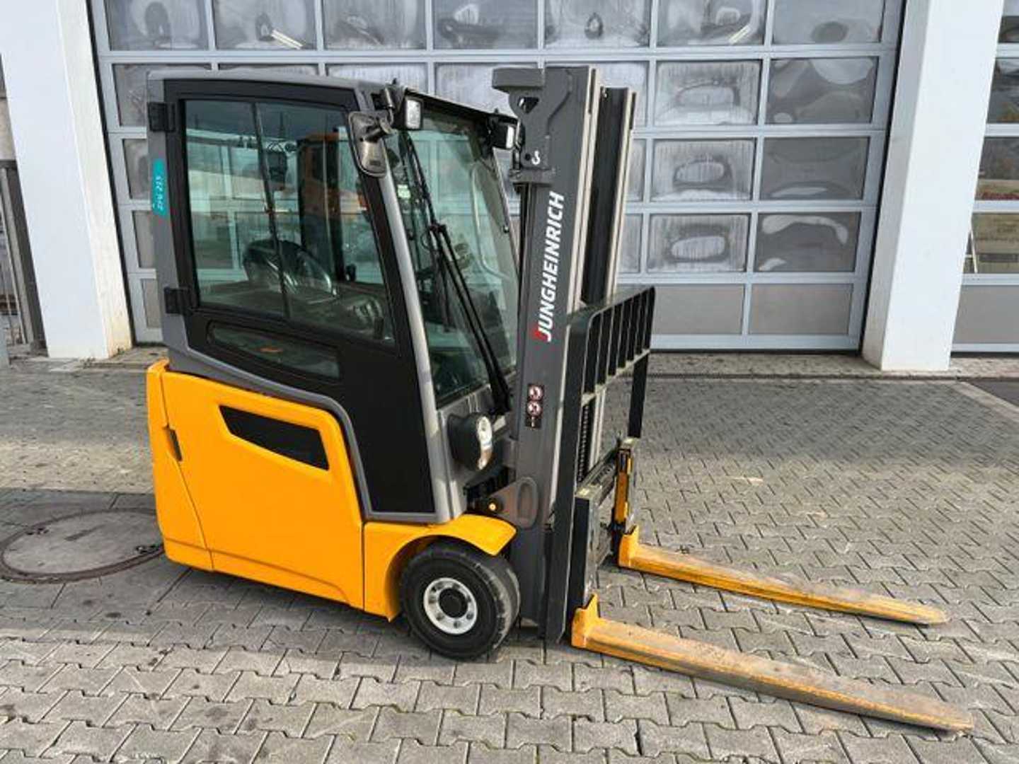 Used Forklift Jungheinrich EFG 215 / Triplex: 4.25m! / SS / 4.029h 4 riteņu dakšu iekrāvējs (Image 2) Used Forklift Jungheinrich EFG 215 / Triplex: 4.25m! / SS / 4.029h 4 riteņu dakšu iekrāvējs (Image 2)