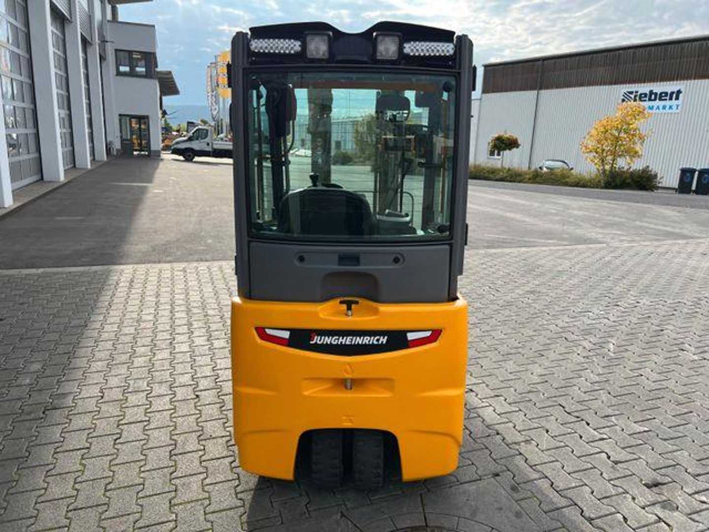Used Forklift Jungheinrich EFG 215 / Triplex: 4.25m! / SS / 4.029h 4 riteņu dakšu iekrāvējs (Image 5) Used Forklift Jungheinrich EFG 215 / Triplex: 4.25m! / SS / 4.029h 4 riteņu dakšu iekrāvējs (Image 5)