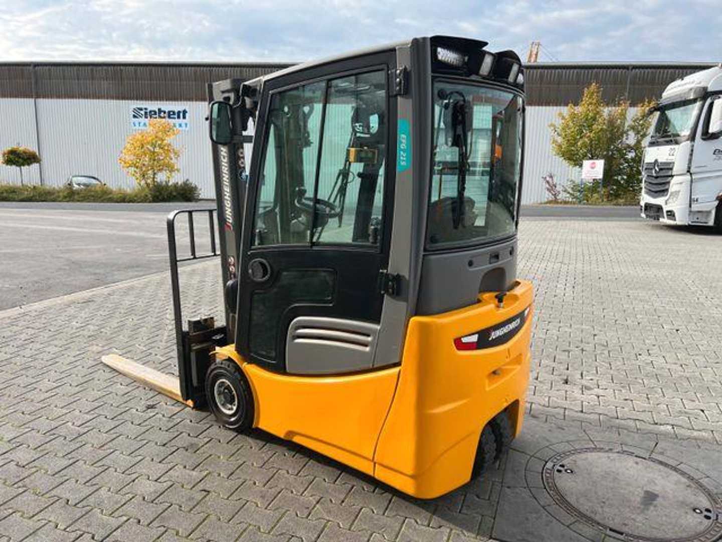 Used Forklift Jungheinrich EFG 215 / Triplex: 4.25m! / SS / 4.029h 4 riteņu dakšu iekrāvējs (Image 6) Used Forklift Jungheinrich EFG 215 / Triplex: 4.25m! / SS / 4.029h 4 riteņu dakšu iekrāvējs (Image 6)