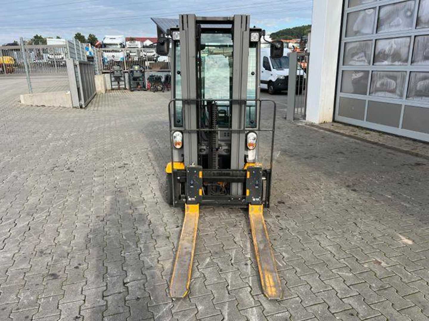 Used Forklift Jungheinrich EFG 215 / Triplex: 4.25m! / SS / 4.029h 4 riteņu dakšu iekrāvējs (Image 9) Used Forklift Jungheinrich EFG 215 / Triplex: 4.25m! / SS / 4.029h 4 riteņu dakšu iekrāvējs (Image 9)