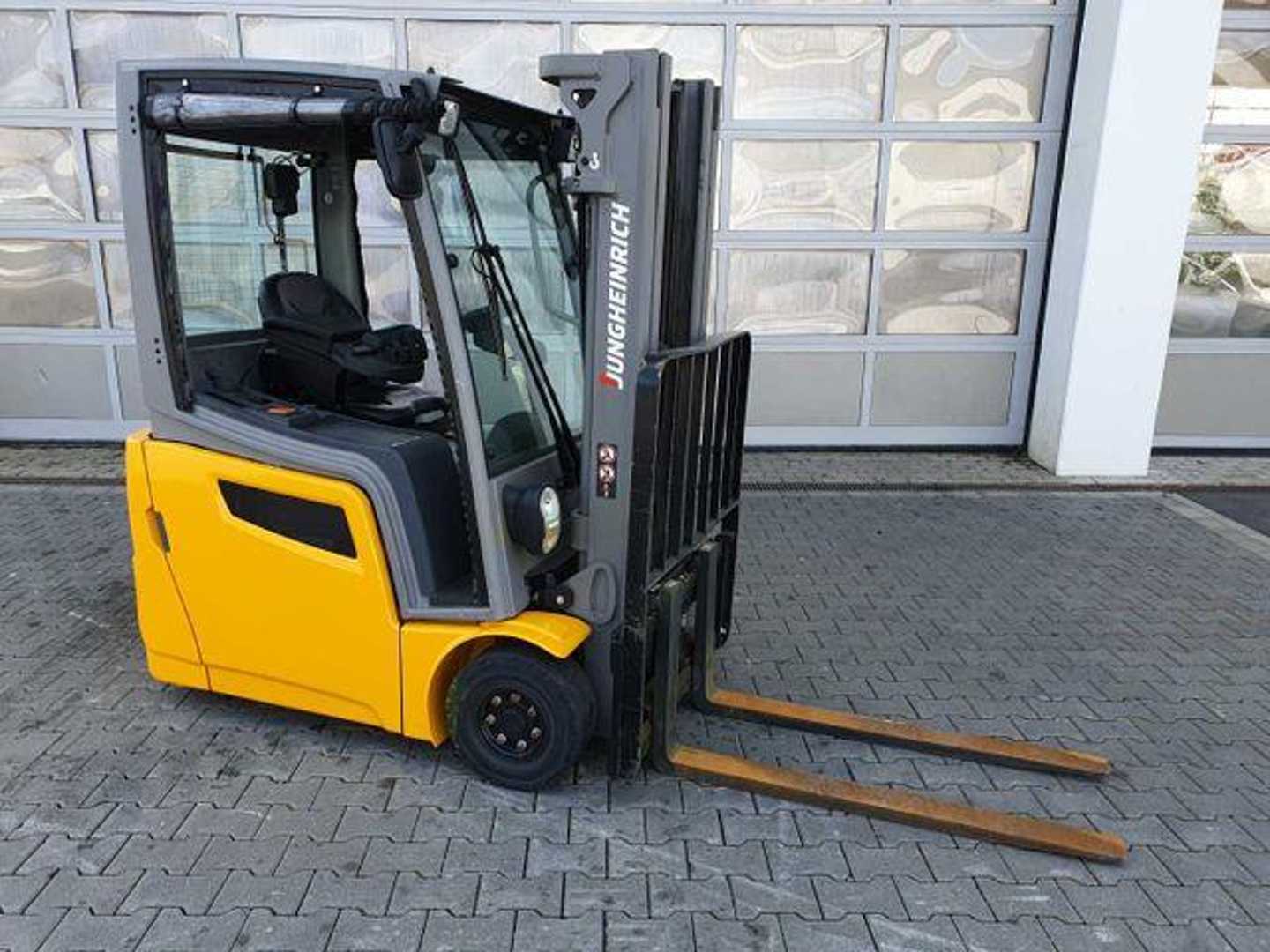 Used Forklift Jungheinrich EFG 215 / Triplex: 4.25m! / SS / nur 3.488h! 4 riteņu dakšu iekrāvējs (Image 2) Used Forklift Jungheinrich EFG 215 / Triplex: 4.25m! / SS / nur 3.488h! 4 riteņu dakšu iekrāvējs (Image 2)