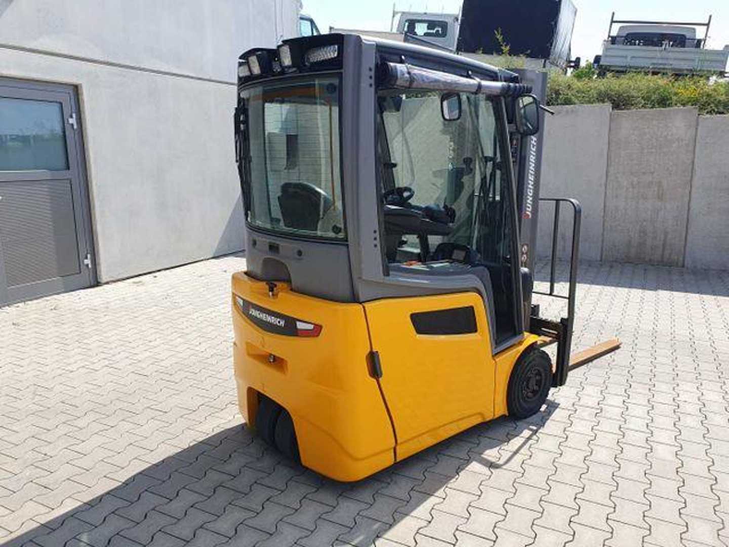 Used Forklift Jungheinrich EFG 215 / Triplex: 4.25m! / SS / nur 3.488h! 4 riteņu dakšu iekrāvējs (Image 4) Used Forklift Jungheinrich EFG 215 / Triplex: 4.25m! / SS / nur 3.488h! 4 riteņu dakšu iekrāvējs (Image 4)