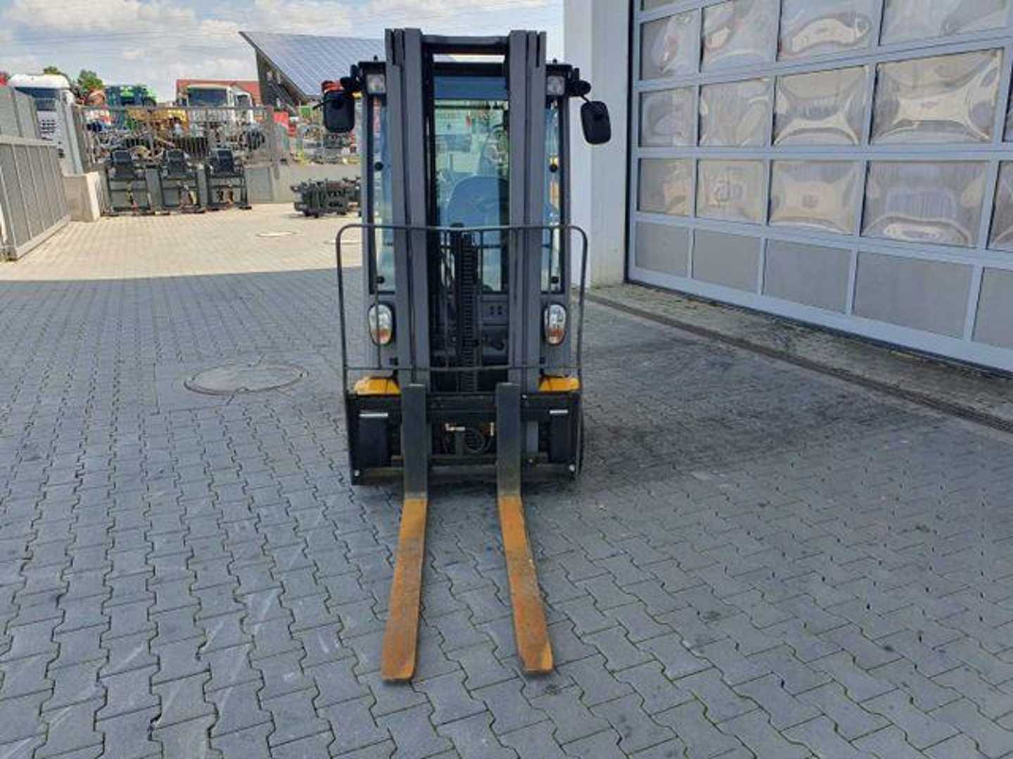 Used Forklift Jungheinrich EFG 215 / Triplex: 4.25m! / SS / nur 3.488h! 4 riteņu dakšu iekrāvējs (Image 9) Used Forklift Jungheinrich EFG 215 / Triplex: 4.25m! / SS / nur 3.488h! 4 riteņu dakšu iekrāvējs (Image 9)