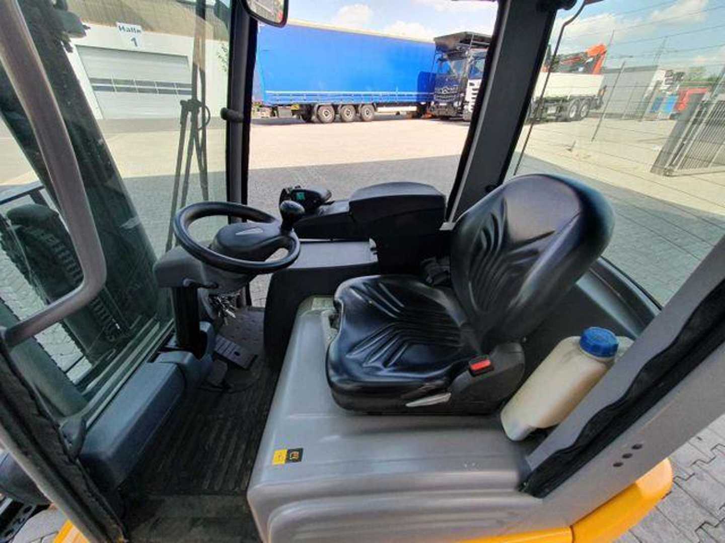Used Forklift Jungheinrich EFG 215 / Triplex: 4.25m! / SS / nur 3.488h! 4 riteņu dakšu iekrāvējs (Image 12) Used Forklift Jungheinrich EFG 215 / Triplex: 4.25m! / SS / nur 3.488h! 4 riteņu dakšu iekrāvējs (Image 12)