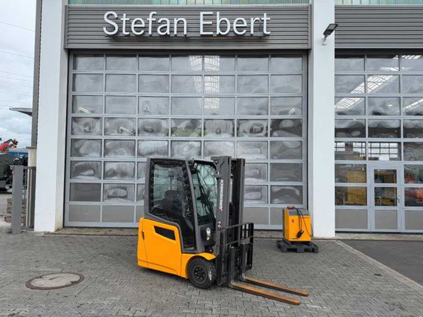 Used Forklift Jungheinrich EFG 215 / Triplex: 4.25m! / SS / nur 3.298h! 4 riteņu dakšu iekrāvējs (Image 18) Used Forklift Jungheinrich EFG 215 / Triplex: 4.25m! / SS / nur 3.298h! 4 riteņu dakšu iekrāvējs (Image 18)