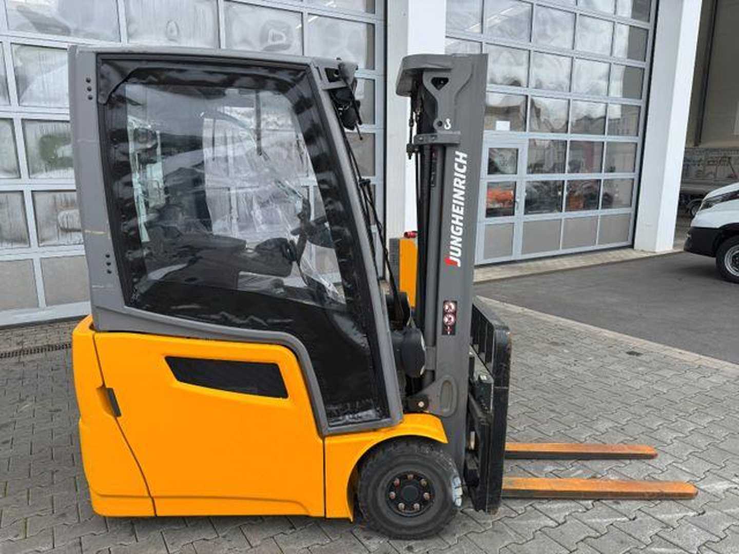 Used Forklift Jungheinrich EFG 215 / Triplex: 4.25m! / SS / nur 3.298h! 4 riteņu dakšu iekrāvējs (Image 19) Used Forklift Jungheinrich EFG 215 / Triplex: 4.25m! / SS / nur 3.298h! 4 riteņu dakšu iekrāvējs (Image 19)