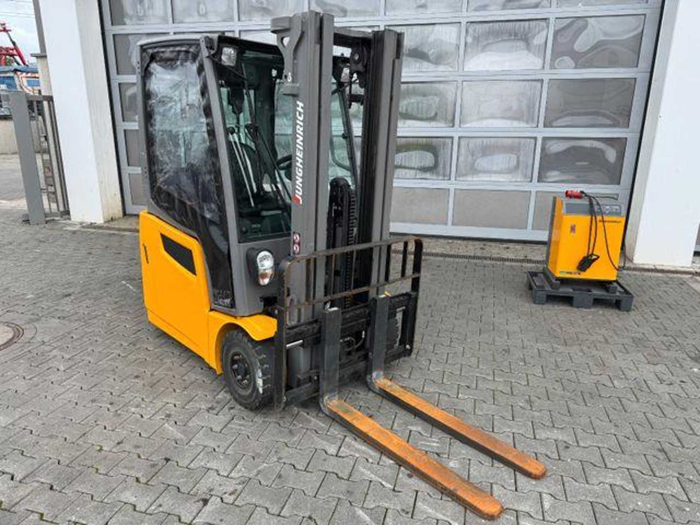 Used Forklift Jungheinrich EFG 215 / Triplex: 4.25m! / SS / nur 3.298h! 4 riteņu dakšu iekrāvējs (Image 20) Used Forklift Jungheinrich EFG 215 / Triplex: 4.25m! / SS / nur 3.298h! 4 riteņu dakšu iekrāvējs (Image 20)