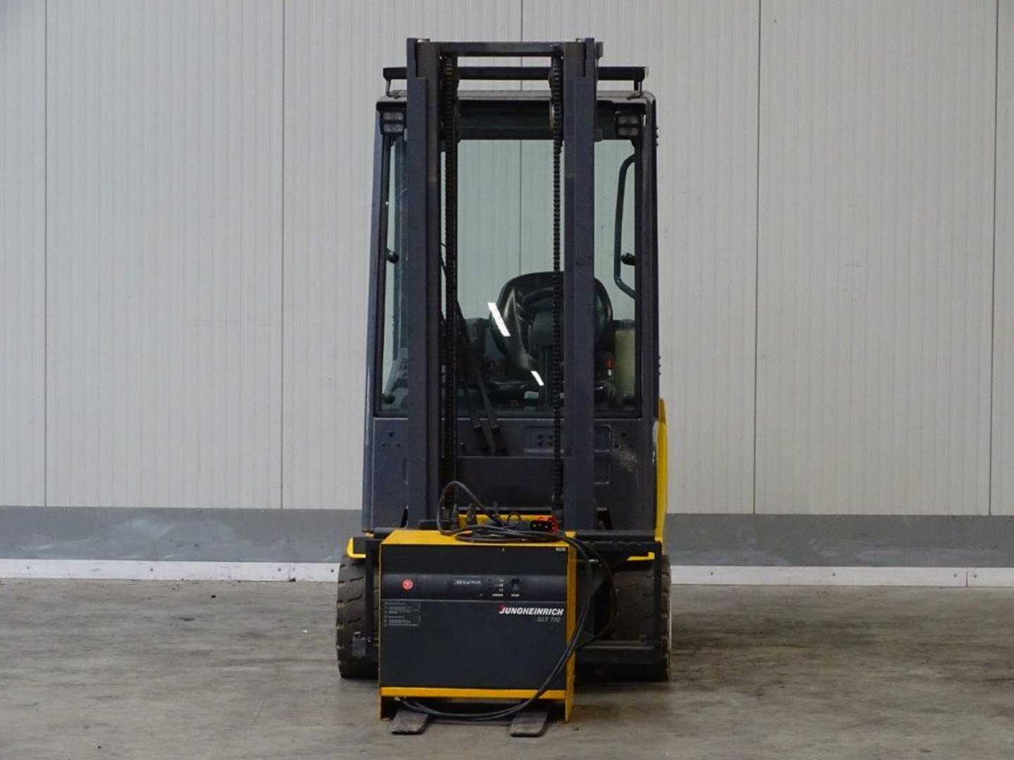 Used Forklift Jungheinrich EFG320 4 riteņu dakšu iekrāvējs (Image 3) Used Forklift Jungheinrich EFG320 4 riteņu dakšu iekrāvējs (Image 3)