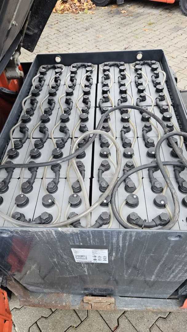 Used Forklift Linde E 30 H-01/600 4 riteņu dakšu iekrāvējs (Image 10) Used Forklift Linde E 30 H-01/600 4 riteņu dakšu iekrāvējs (Image 10)