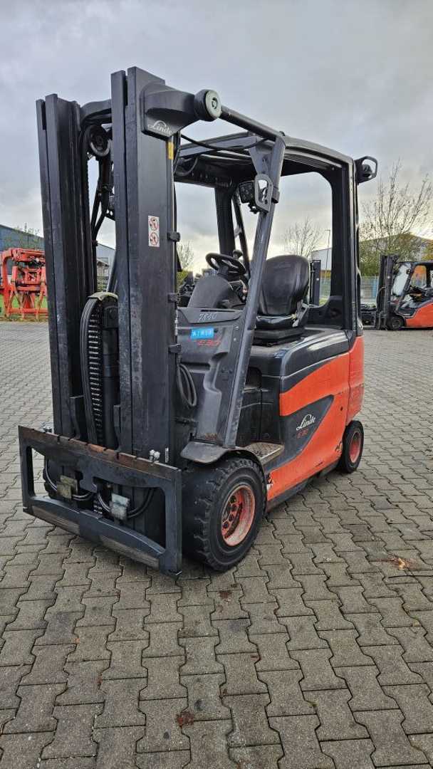 Used Forklift Linde E 30 H-01/600 4 riteņu dakšu iekrāvējs (Image 1) Used Forklift Linde E 30 H-01/600 4 riteņu dakšu iekrāvējs (Image 1)